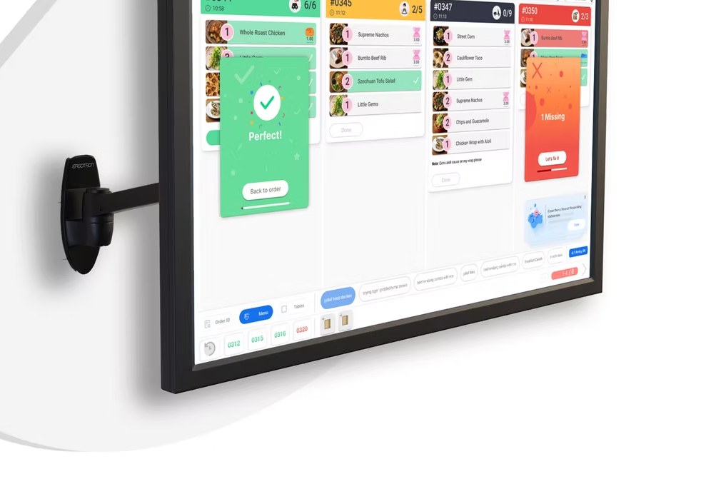 Wall-mounted Packing Order Accuracy screen